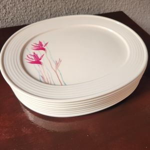 Super Cool 1980's Vintage Tupperware Dinner Plates Set of 8
